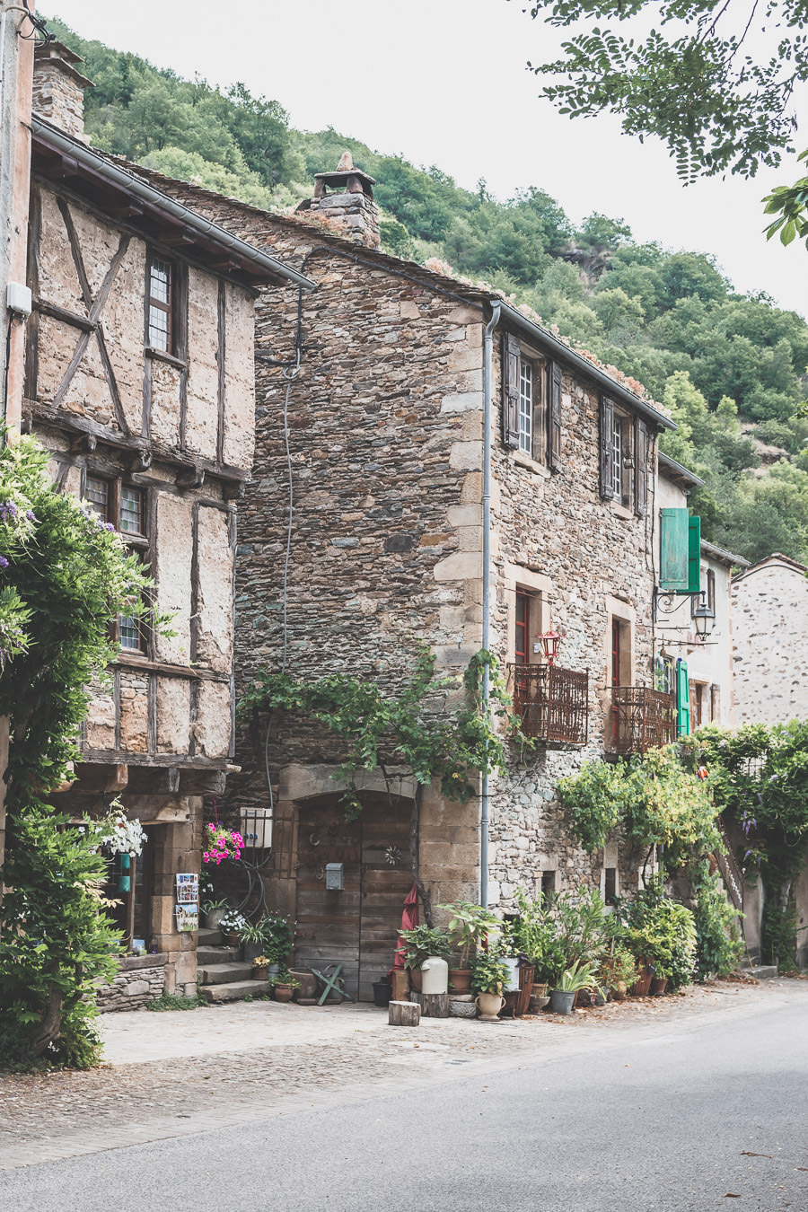 Brousse-le-Château, classé plus beau village de France, arrêt indispensable lors d'une visite de l'Aveyron.