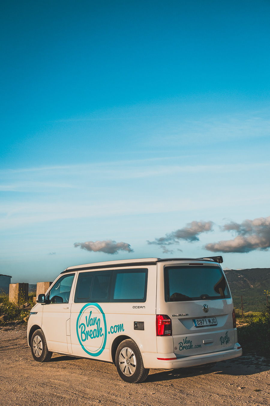 Découvrez nos conseils pour la location d'un van en Andalousie! 🌞 Explorez les paysages époustouflants de l'Andalousie lors d'un road trip inoubliable. Que vous soyez en couple, en famille ou entre amis, profitez de nos astuces pour un voyage sans souci. Cliquez pour tout savoir sur le voyage en van, les meilleures routes, et les destinations à ne pas manquer. 🌍🚐 #VoyageEnVan #RoadTripEnVan #AndalousieEspagne #NatureEspagne #VacancesEspagne #RoadTripEurope #DestinationsDeVoyages