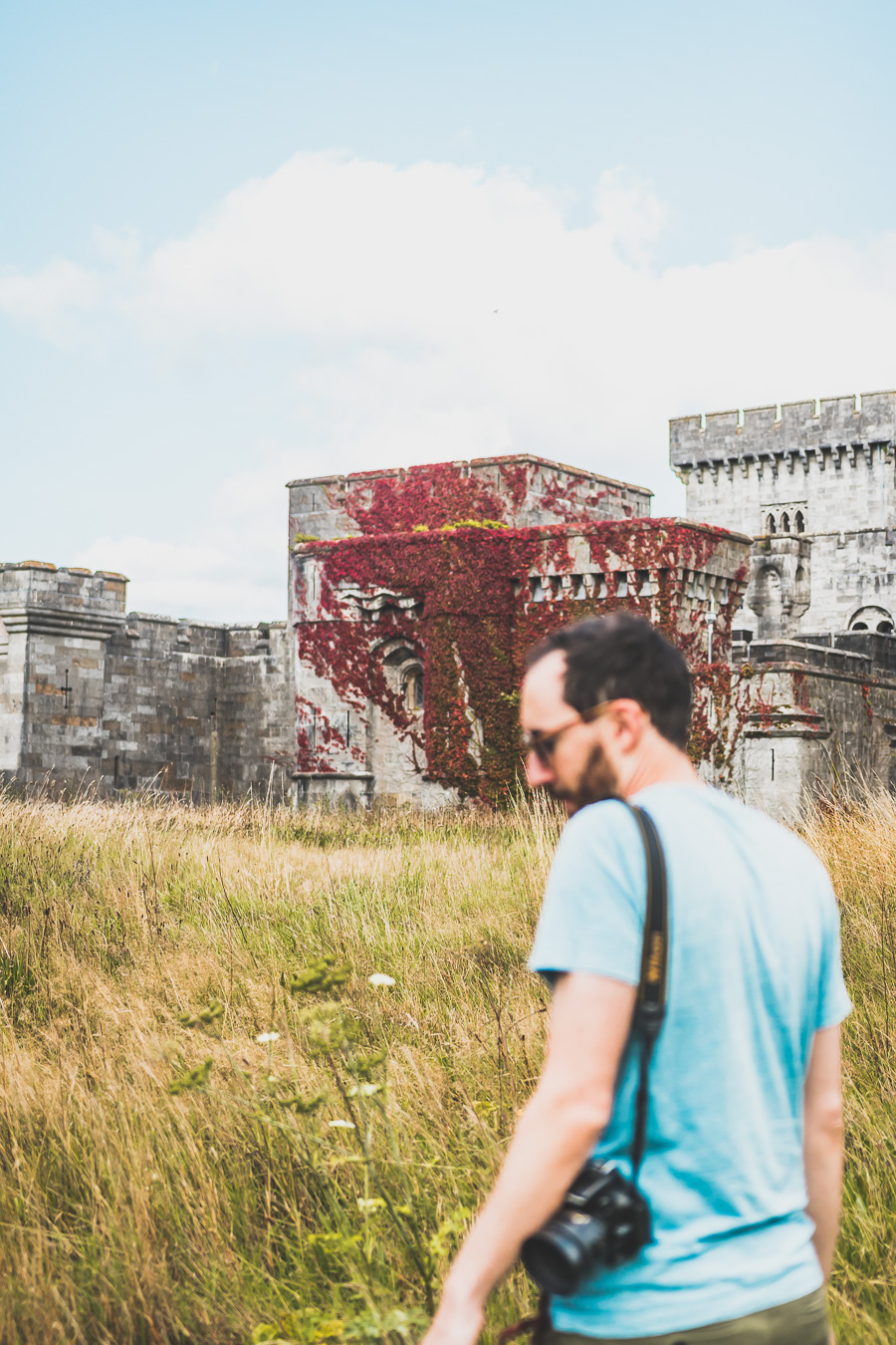 Découvrez le road trip en van ultime à travers la Grande-Bretagne ! Parcourez les paysages époustouflants du Pays de Galles, explorez ses monuments historiques et vivez l'aventure Vanlife. Parfait pour les voyageurs, couples, familles et amis en quête de liberté et de découverte. En route pour un voyage inoubliable à travers l'Europe ! Cliquez pour découvrir nos itinéraires, astuces et conseils pour un road trip parfait au Royaume-Uni. Ne manquez pas cette occasion de créer des souvenirs incroyables !