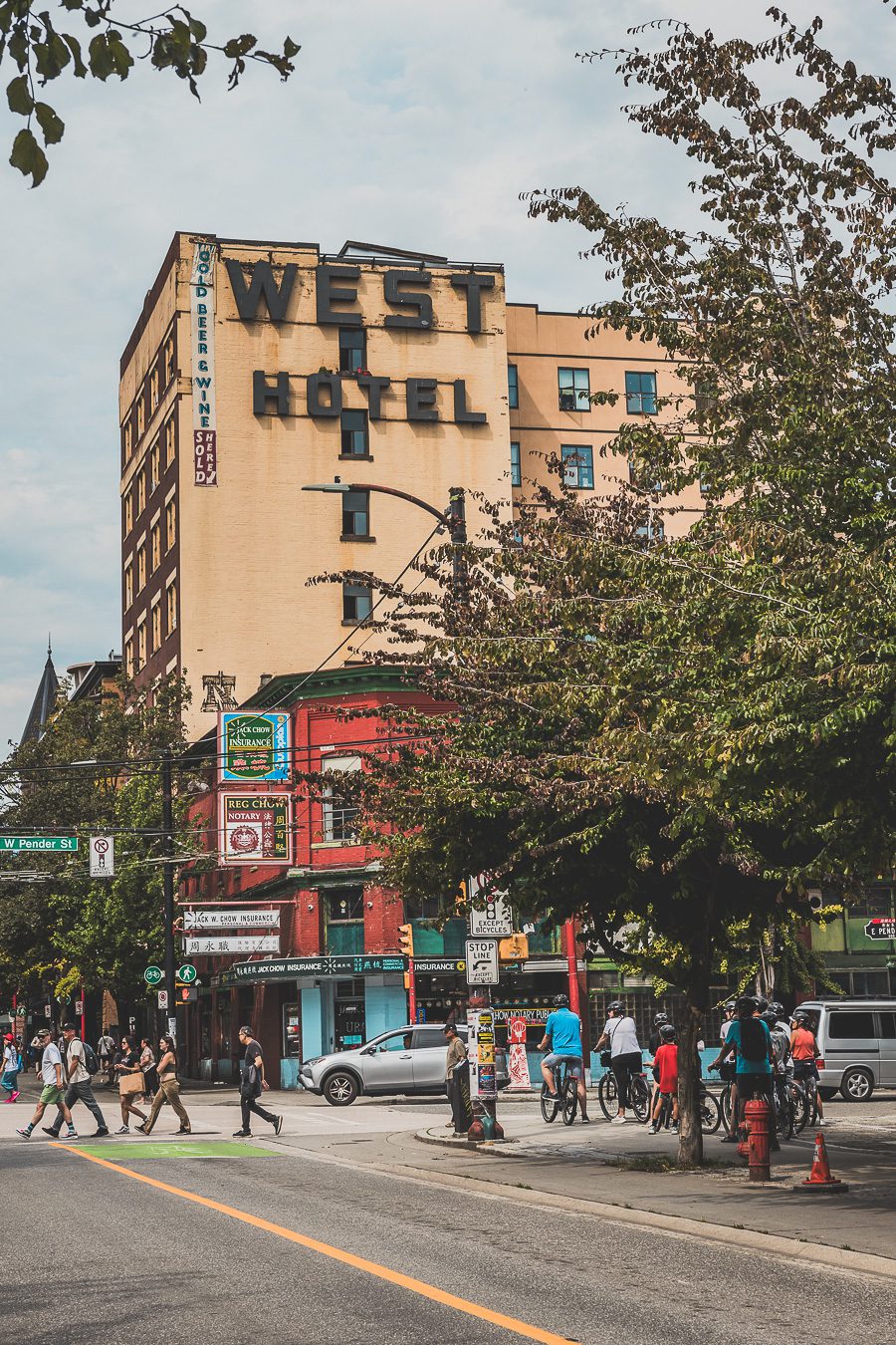 Découvrez Vancouver en seulement 1 jour ! Entre ses paysages à couper le souffle, ses parcs verdoyants et ses quartiers vibrants, cette ville iconique du Canada vous promet une escapade mémorable. Que voir, où aller, comment optimiser votre temps ? Suivez notre guide pour un city trip parfait en Amérique du Nord. Préparez-vous à explorer les incontournables de Vancouver et à vivre une journée riche en découvertes. Cliquez ici pour tous nos conseils et astuces !