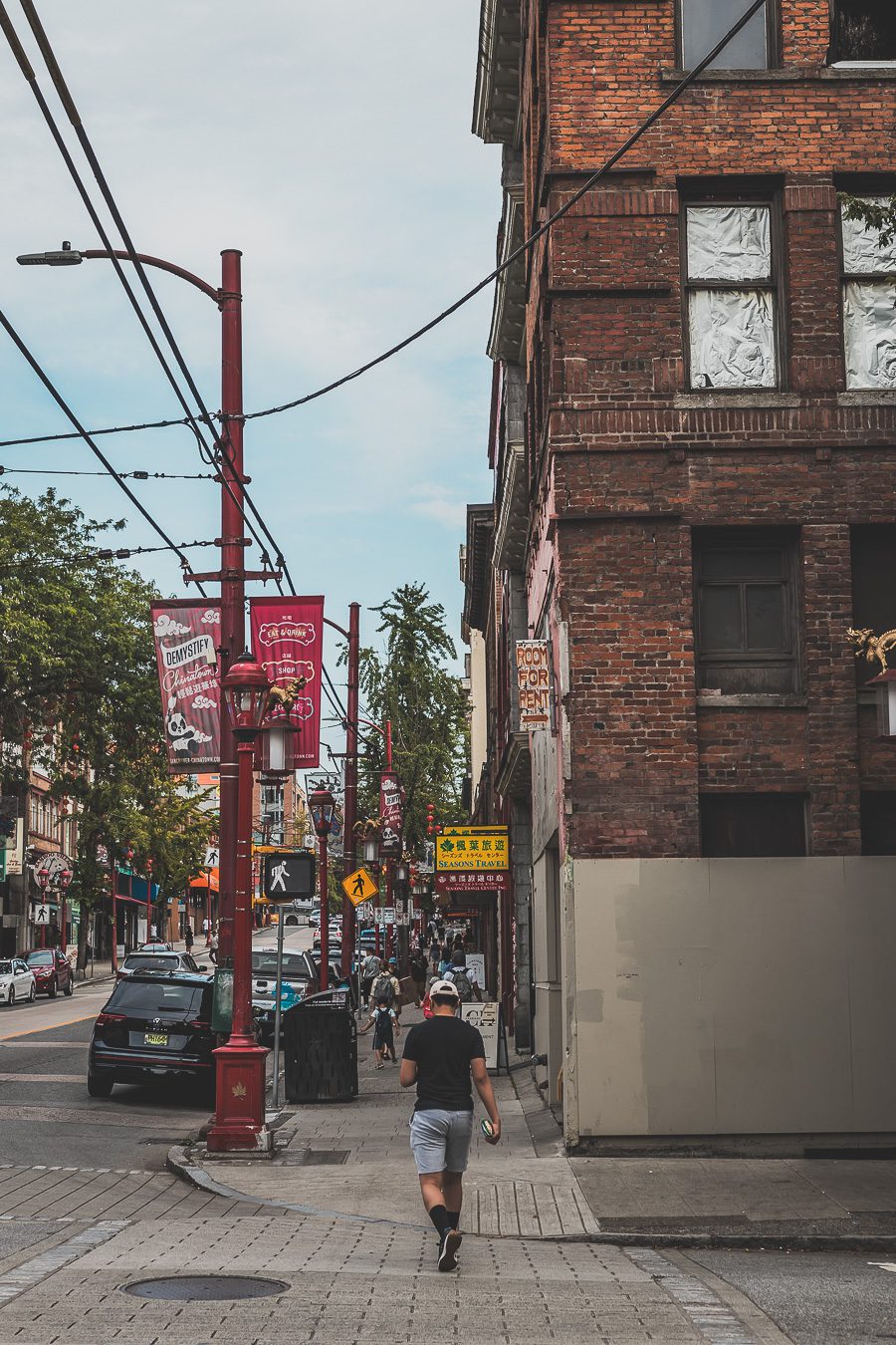 Découvrez Vancouver en seulement 1 jour ! Entre ses paysages à couper le souffle, ses parcs verdoyants et ses quartiers vibrants, cette ville iconique du Canada vous promet une escapade mémorable. Que voir, où aller, comment optimiser votre temps ? Suivez notre guide pour un city trip parfait en Amérique du Nord. Préparez-vous à explorer les incontournables de Vancouver et à vivre une journée riche en découvertes. Cliquez ici pour tous nos conseils et astuces !