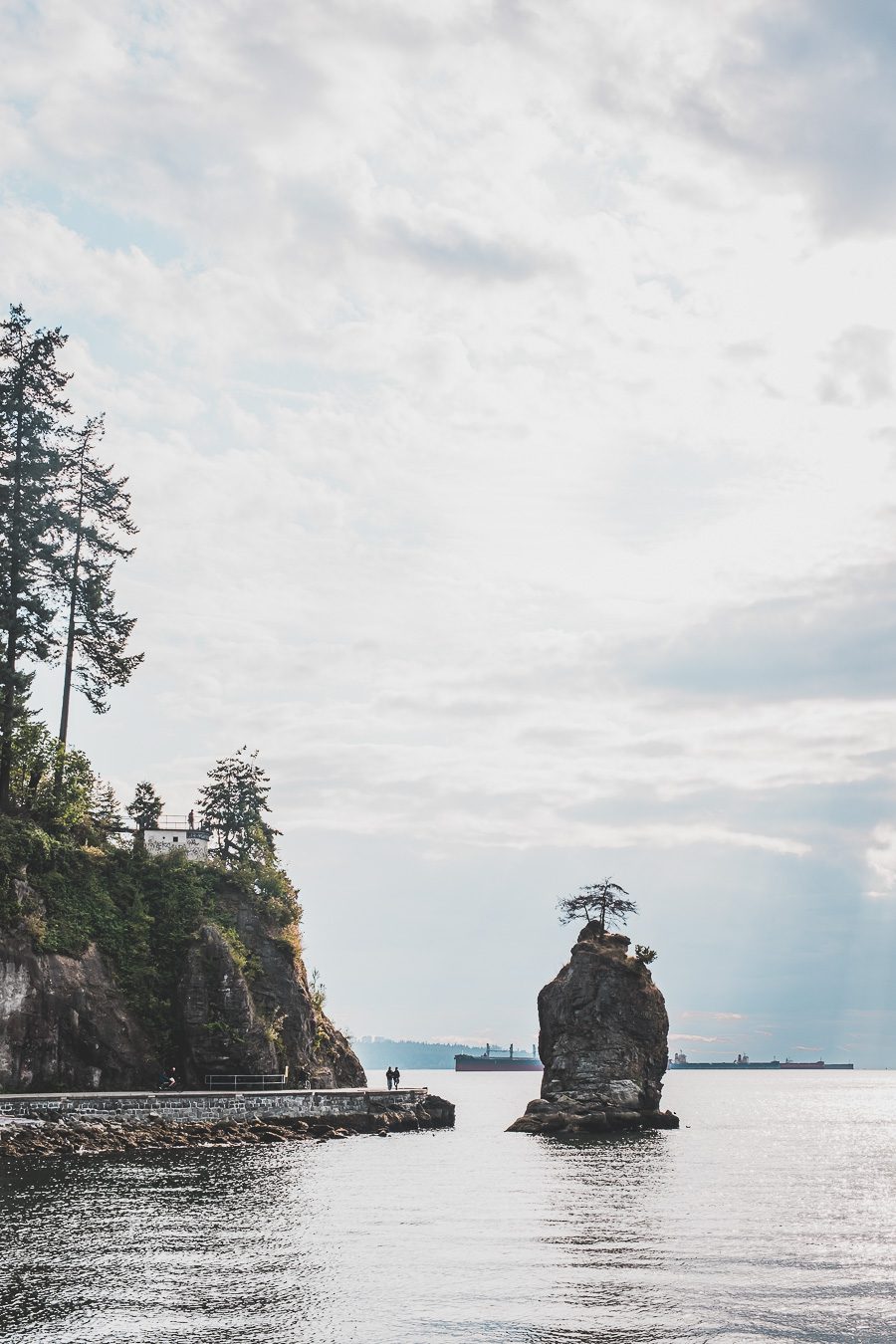 Découvrez Vancouver en seulement 1 jour ! Entre ses paysages à couper le souffle, ses parcs verdoyants et ses quartiers vibrants, cette ville iconique du Canada vous promet une escapade mémorable. Que voir, où aller, comment optimiser votre temps ? Suivez notre guide pour un city trip parfait en Amérique du Nord. Préparez-vous à explorer les incontournables de Vancouver et à vivre une journée riche en découvertes. Cliquez ici pour tous nos conseils et astuces !