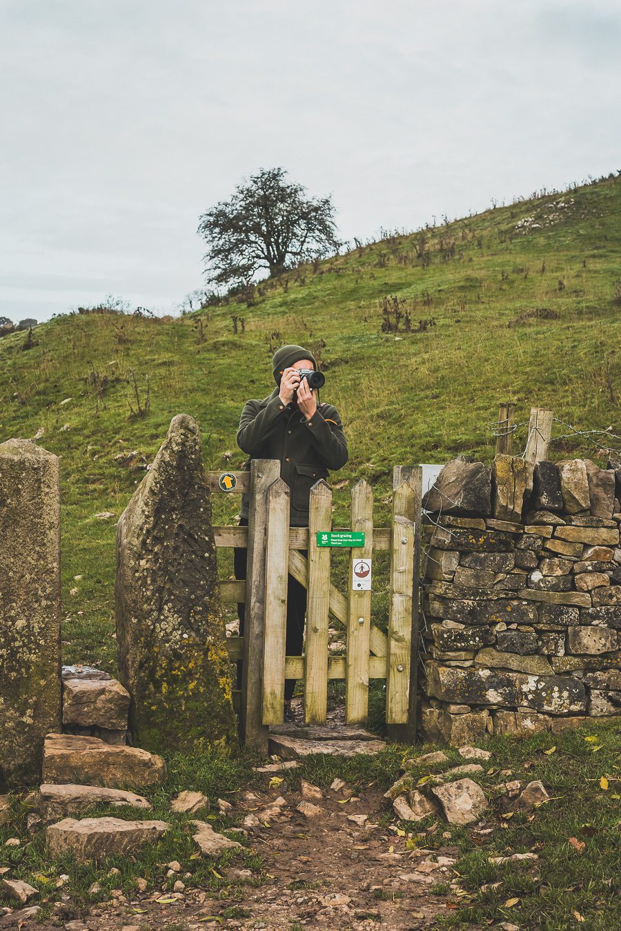 Découvrez les merveilles de l’Angleterre à travers un road trip inoubliable ! Parcourez le Nord de l’Angleterre, explorez le Lake District et le Peak District, et laissez-vous séduire par les paysages époustouflants et monuments emblématiques du Royaume-Uni. Que vous soyez en van, en famille ou entre amis, ce voyage promet des souvenirs uniques. Cliquez pour préparer votre prochaine aventure et vivez la magie d’un road trip en Europe dès maintenant !