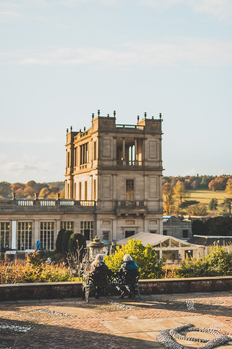 Découvrez les merveilles de l’Angleterre à travers un road trip inoubliable ! Parcourez le Nord de l’Angleterre, explorez le Lake District et le Peak District, et laissez-vous séduire par les paysages époustouflants et monuments emblématiques du Royaume-Uni. Que vous soyez en van, en famille ou entre amis, ce voyage promet des souvenirs uniques. Cliquez pour préparer votre prochaine aventure et vivez la magie d’un road trip en Europe dès maintenant !