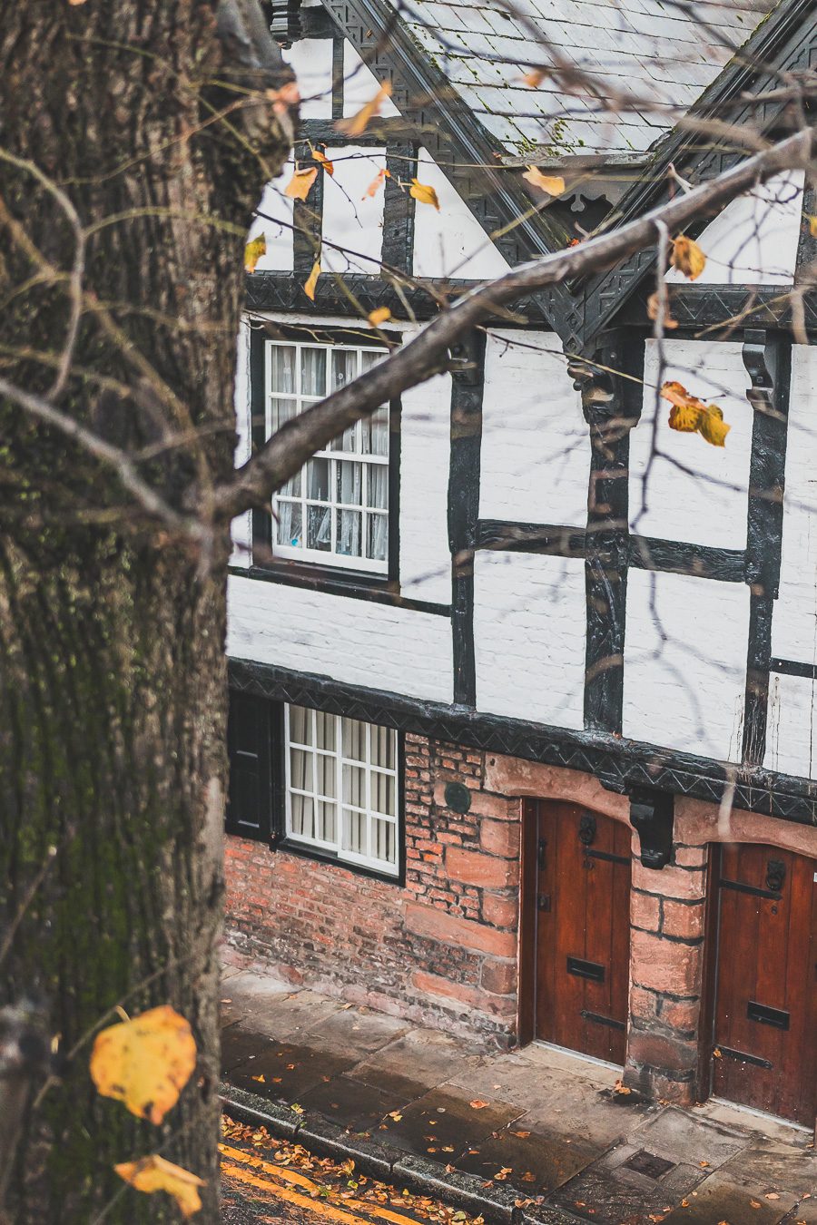 Découvrez les merveilles de l’Angleterre à travers un road trip inoubliable ! Parcourez le Nord de l’Angleterre, explorez le Lake District et le Peak District, et laissez-vous séduire par les paysages époustouflants et monuments emblématiques du Royaume-Uni. Que vous soyez en van, en famille ou entre amis, ce voyage promet des souvenirs uniques. Cliquez pour préparer votre prochaine aventure et vivez la magie d’un road trip en Europe dès maintenant !