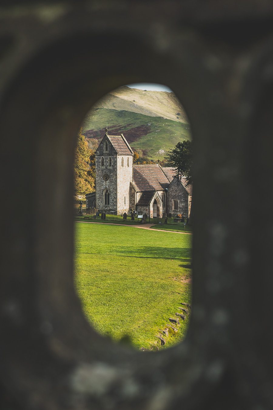 Découvrez les merveilles de l’Angleterre à travers un road trip inoubliable ! Parcourez le Nord de l’Angleterre, explorez le Lake District et le Peak District, et laissez-vous séduire par les paysages époustouflants et monuments emblématiques du Royaume-Uni. Que vous soyez en van, en famille ou entre amis, ce voyage promet des souvenirs uniques. Cliquez pour préparer votre prochaine aventure et vivez la magie d’un road trip en Europe dès maintenant !